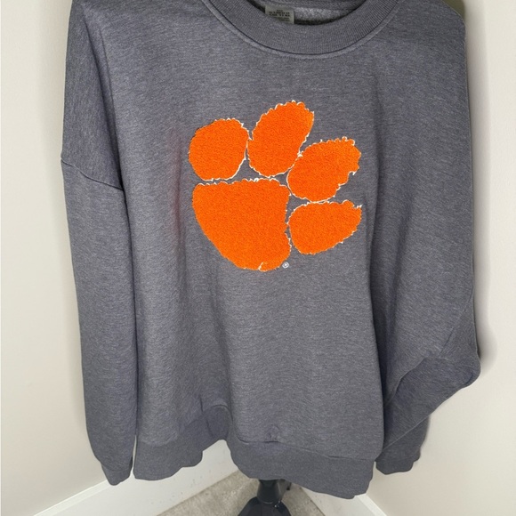 Clemson Tigers Sweatshirt - Picture 2 of 5